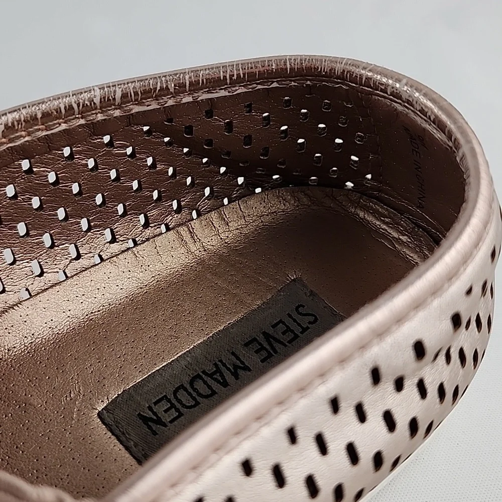 Steve Madden Women's Slip On Flat Shoes Perforated Rose Gold Size 9M - Picture 10 of 13